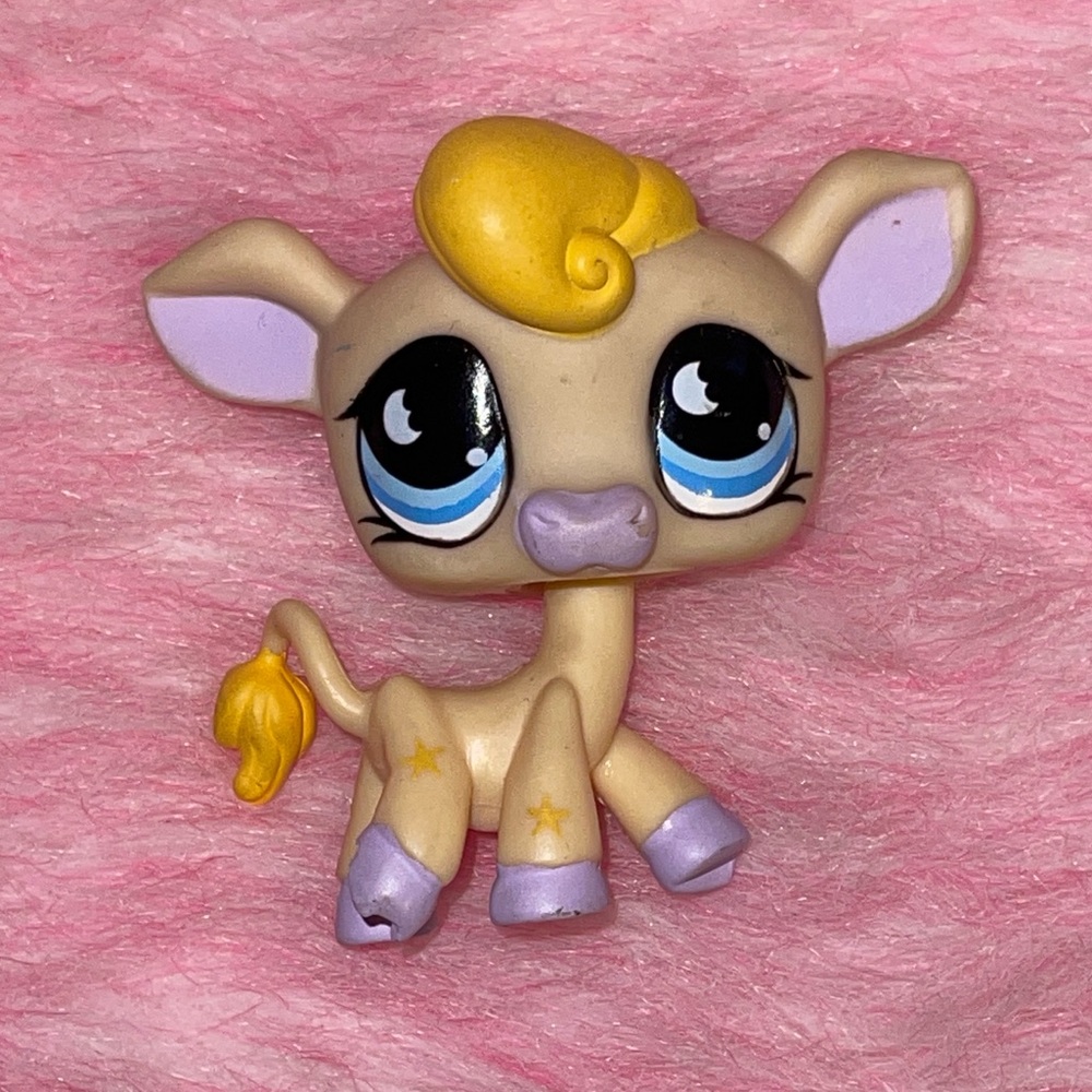 Littlest pet shop LPS 927 yellow cow HASBRO toy statue figure authentic calf Y2K